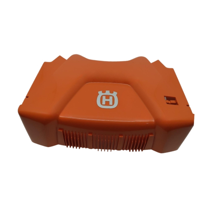 Front Cover 5050319-01 in the group at Motorsågsbutiken (5050319-01)