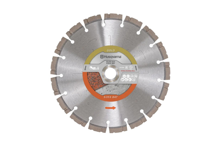  in the group  at Motorsågsbutiken (5365885-01)