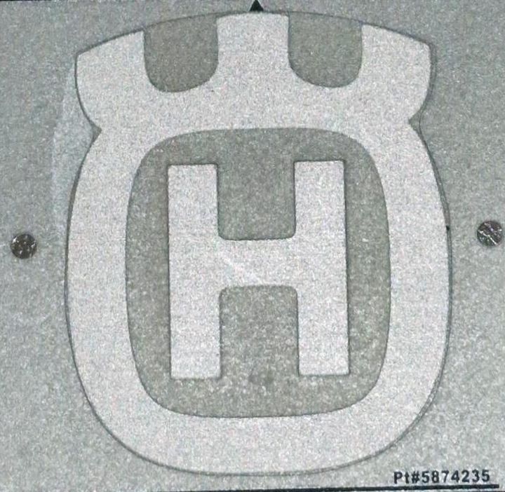 DECAL HUSQVARNA CROWN in the group Automower 415X - 2022 at Motorsågsbutiken (5874235-01)