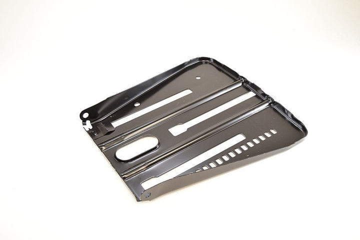 Plate in the group at Motorsågsbutiken (5967688-01)