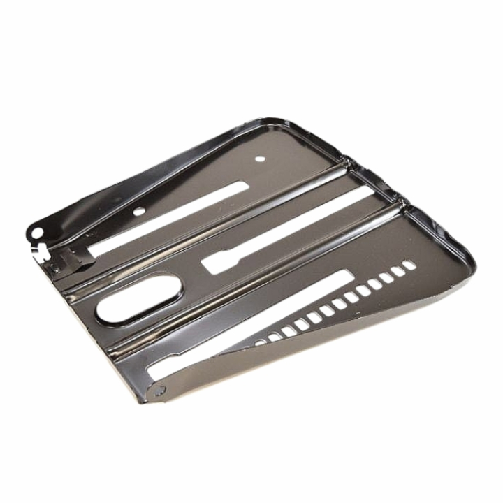 Plate in the group at Motorsågsbutiken (5967688-01)