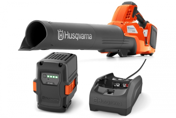 Husqvarna 230iB with battery and charger in the group Forest and Garden Products / Leaf Blowers / Battery powered blowers at Motorsågsbutiken (9707444-02)