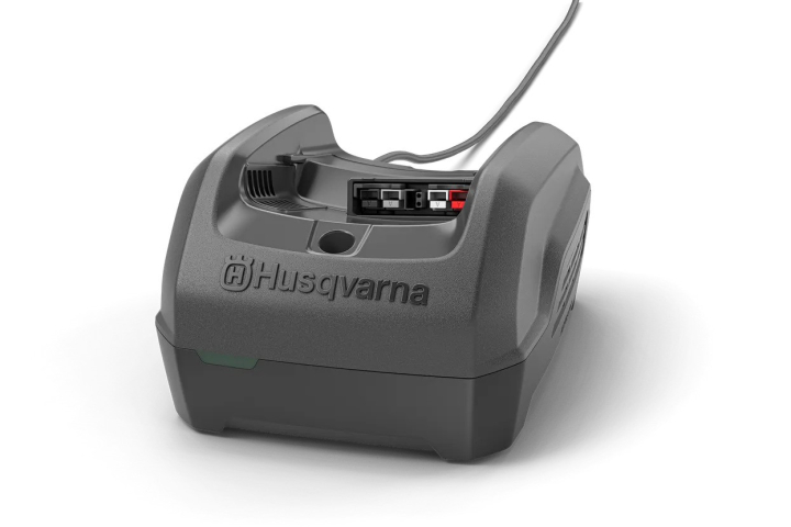 Husqvarna Battery Charger C250 in the group Brushcutter / Battery brushcutters / Batteries and chargers at Motorsågsbutiken (9707605-01)