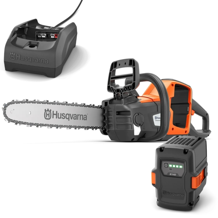 Husqvarna 230i battery chainsaw with battery and charger in the group Forest and Garden Products / Battery operated power tools / Chainsaws at Motorsågsbutiken (9708383-06)