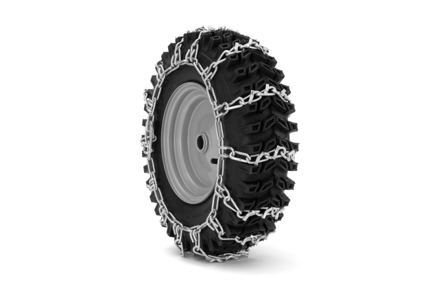 Snow chains with spikes