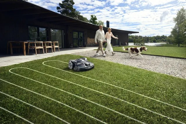 Husqvarna Automower® 430X Nera Robotic with wire free technology