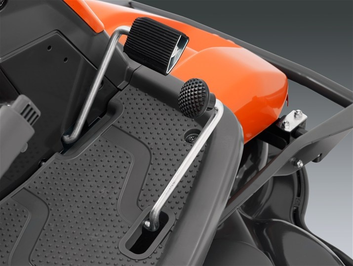 Husqvarna® Rider 216T AWD + Combi 103