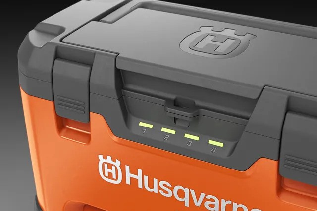 Husqvarna C1000X4 multi-rack charger