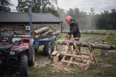 Husqvarna 435i incl. BLi30 & QC250 Husqvarna 435i incl. BLi30 & QC250