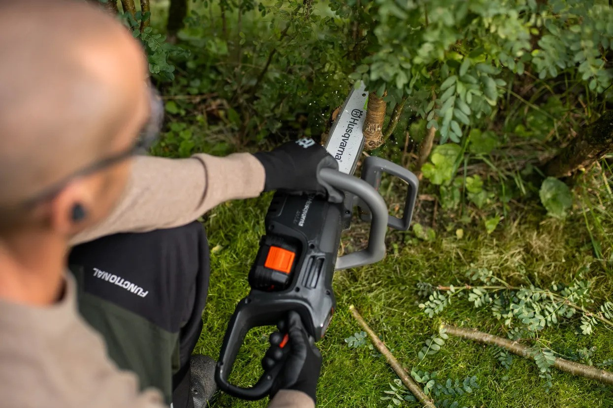 Husqvarna Aspire™ C15X without battery and charger
