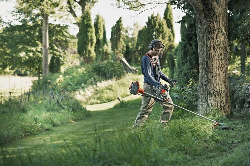 Husqvarna 122R Brushcutter