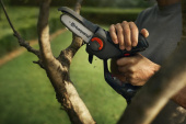 Husqvarna Aspire™ P5 with battery and charger Husqvarna Aspire™ P5 with battery and charger