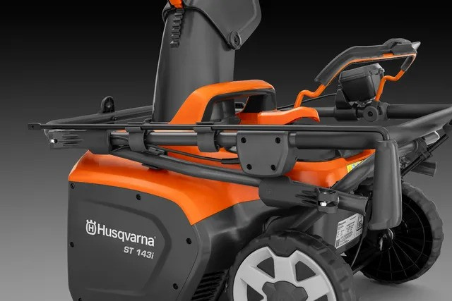 Husqvarna ST 143i Snow Blower