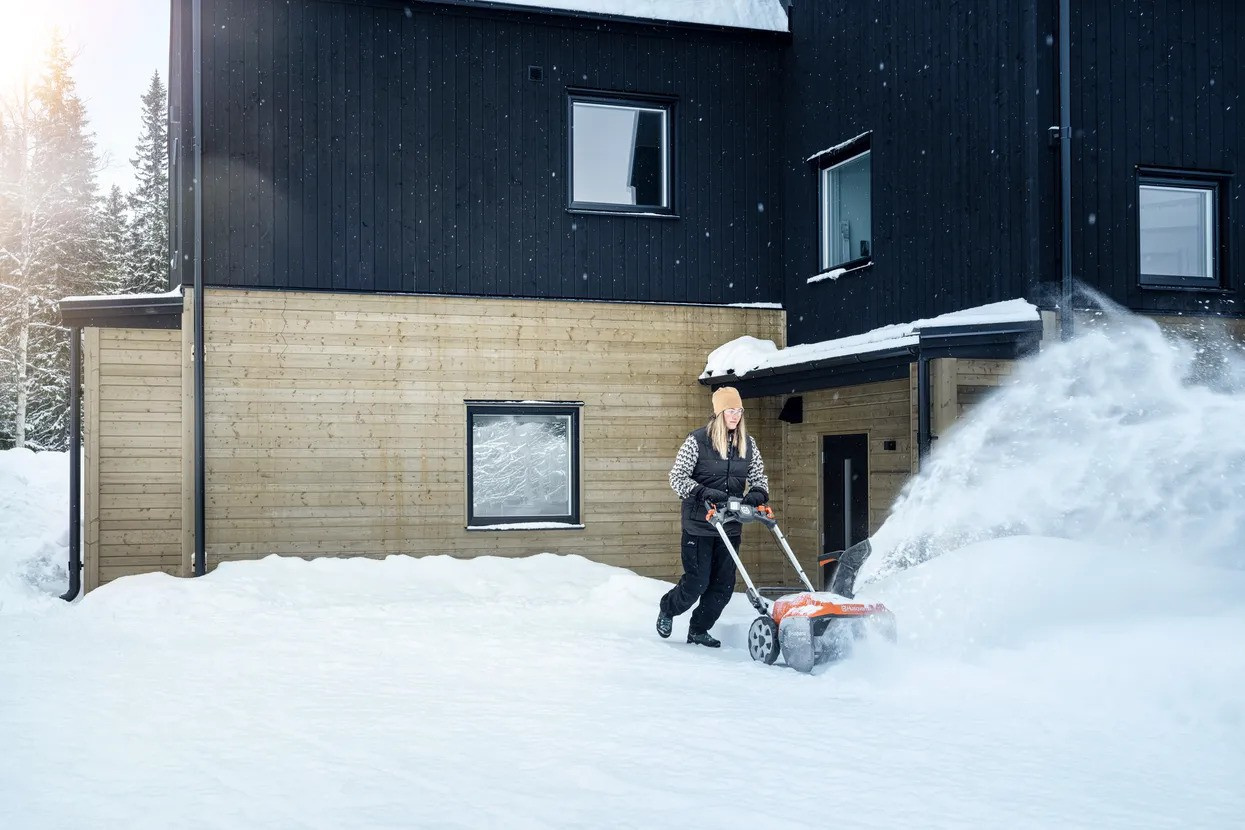 Husqvarna ST 253i Snow Blower