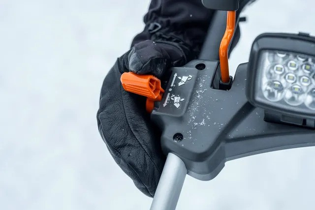 Husqvarna ST 253i Snow Blower
