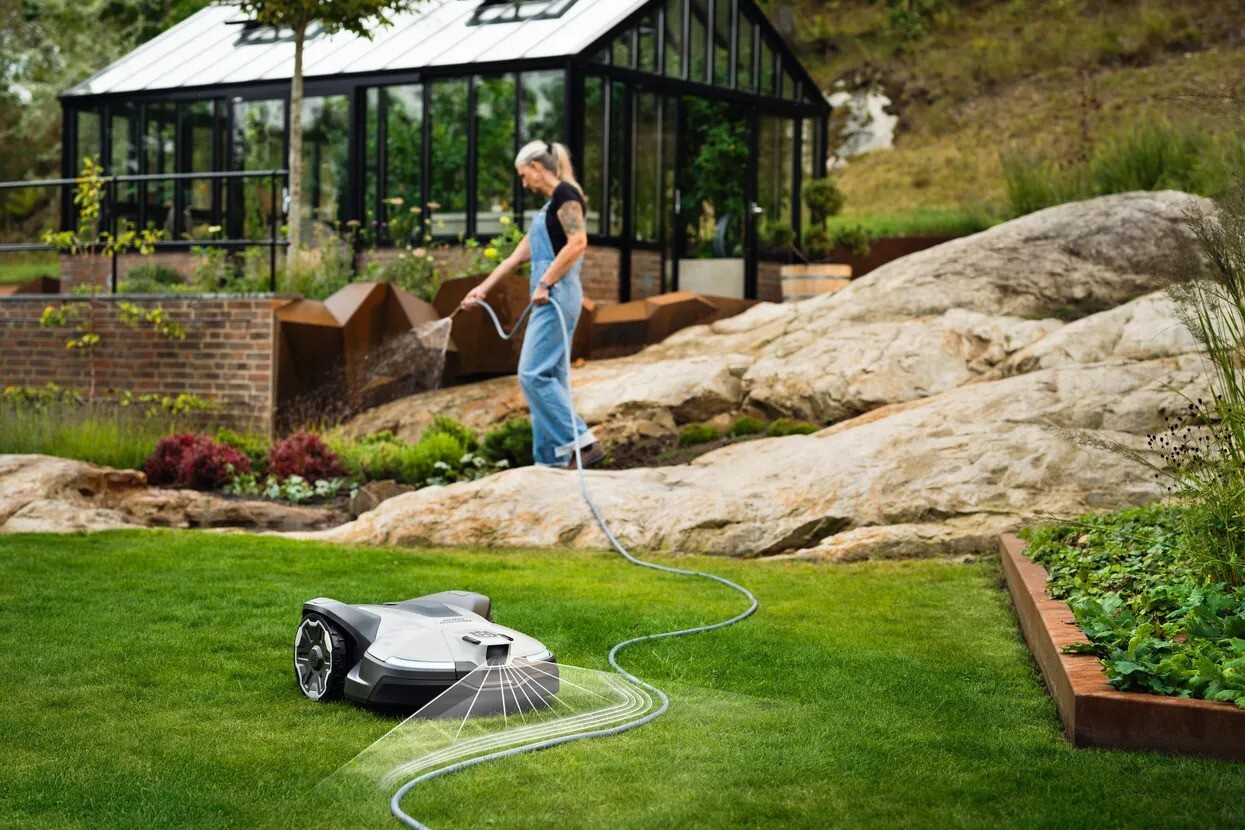 Husqvarna Automower® 450V Nera Robotic Lawn Mower