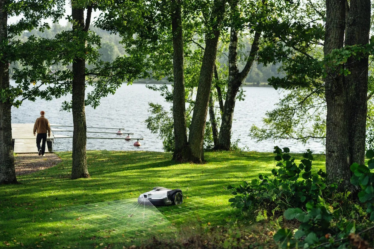 Husqvarna Automower® 450V Nera Robotic Lawn Mower
