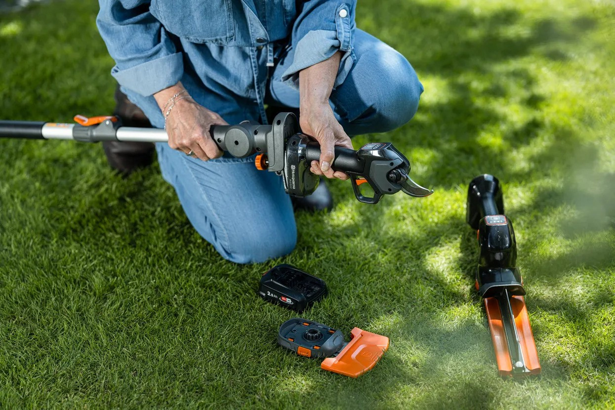 Husqvarna Aspire™ PS30X-P4A secateur