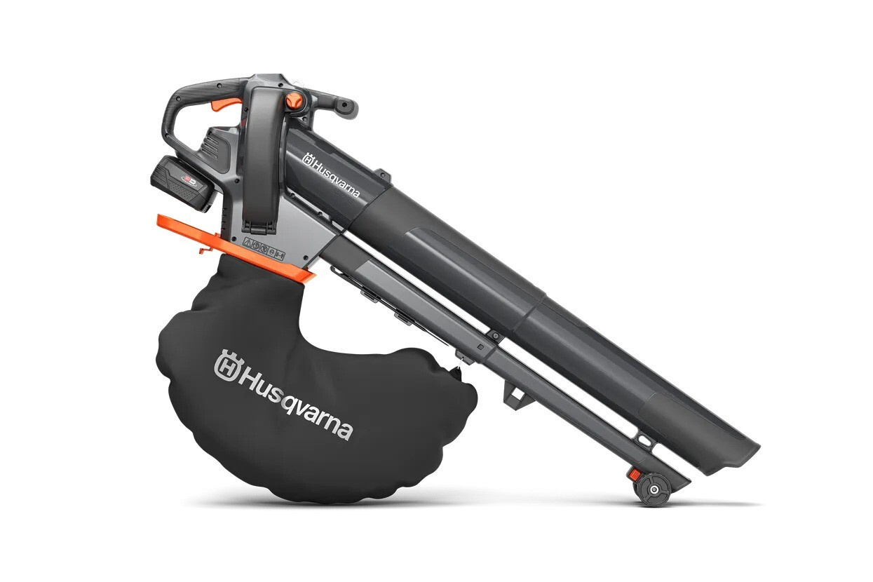 Husqvarna Aspire™ BVX-P4A with battery and charger